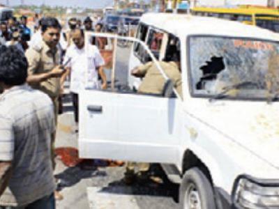 ಪೊಲೀಸ್ ಬೆಂಗಾವಲಿನೊಂದಿಗಿದ್ದ ವಿಚಾರಣಾಧೀನ ಕೈದಿಯ ಹತ್ಯೆ